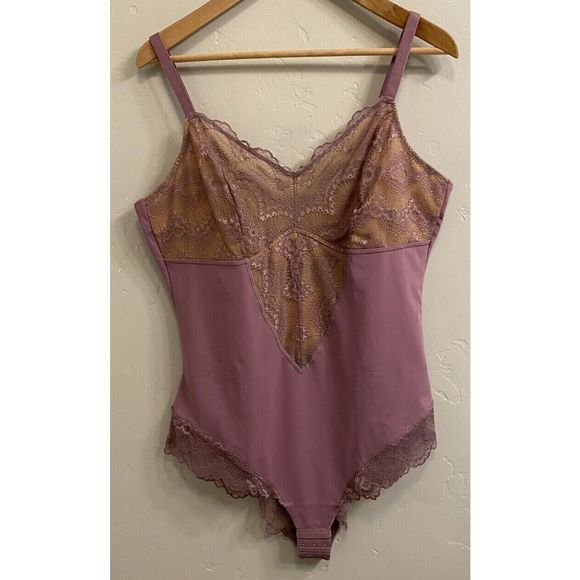 Pinsy Women's Sz Small Lilac Sculpting Lace Shapesuit Shapewear Bodysuit - Picture 1 of 6
